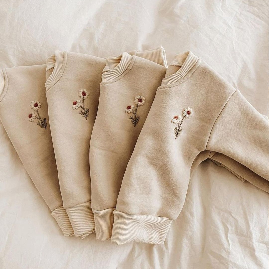 Embroidered Daisy set