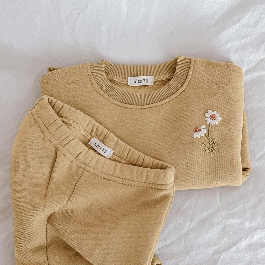 Embroidered Daisy set